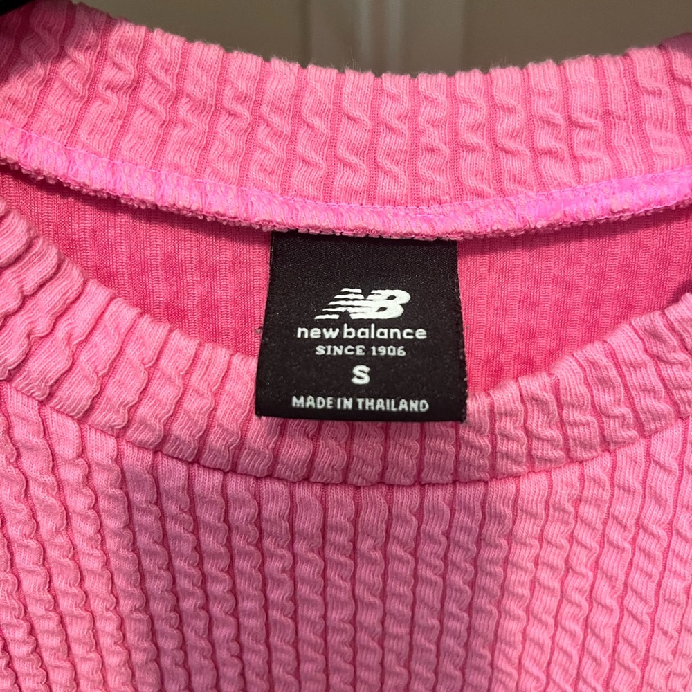 New Balance Pink Textured Sweatshirt - Picture 4 of 4